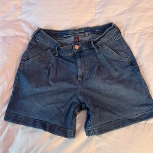 Gloria Vanderbilt Dark Blue Denim Pleated Shorts